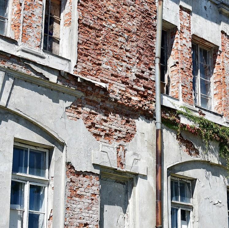 A building in disrepair